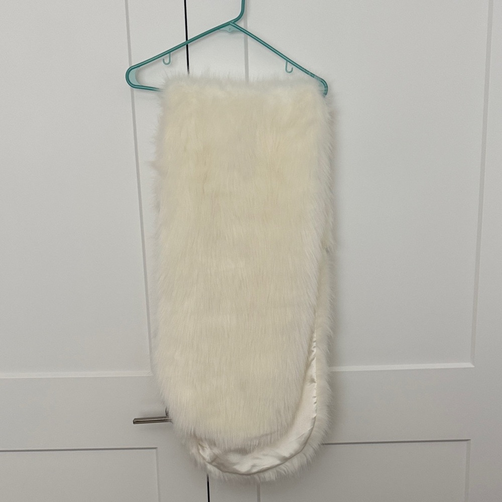 Wedding Ivory Faux Fur Stole